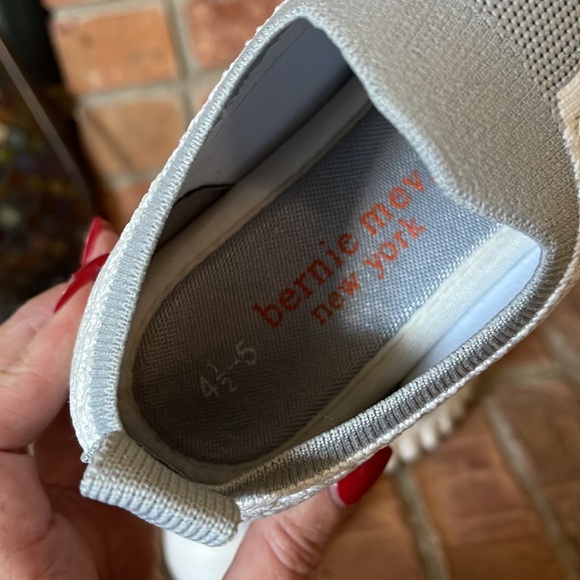 NWOT Bernie Mev New York Nadin Knit Slip On Sneakers - Picture 6 of 6